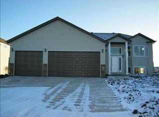 1205 32nd Ave SW, Minot, ND 58701