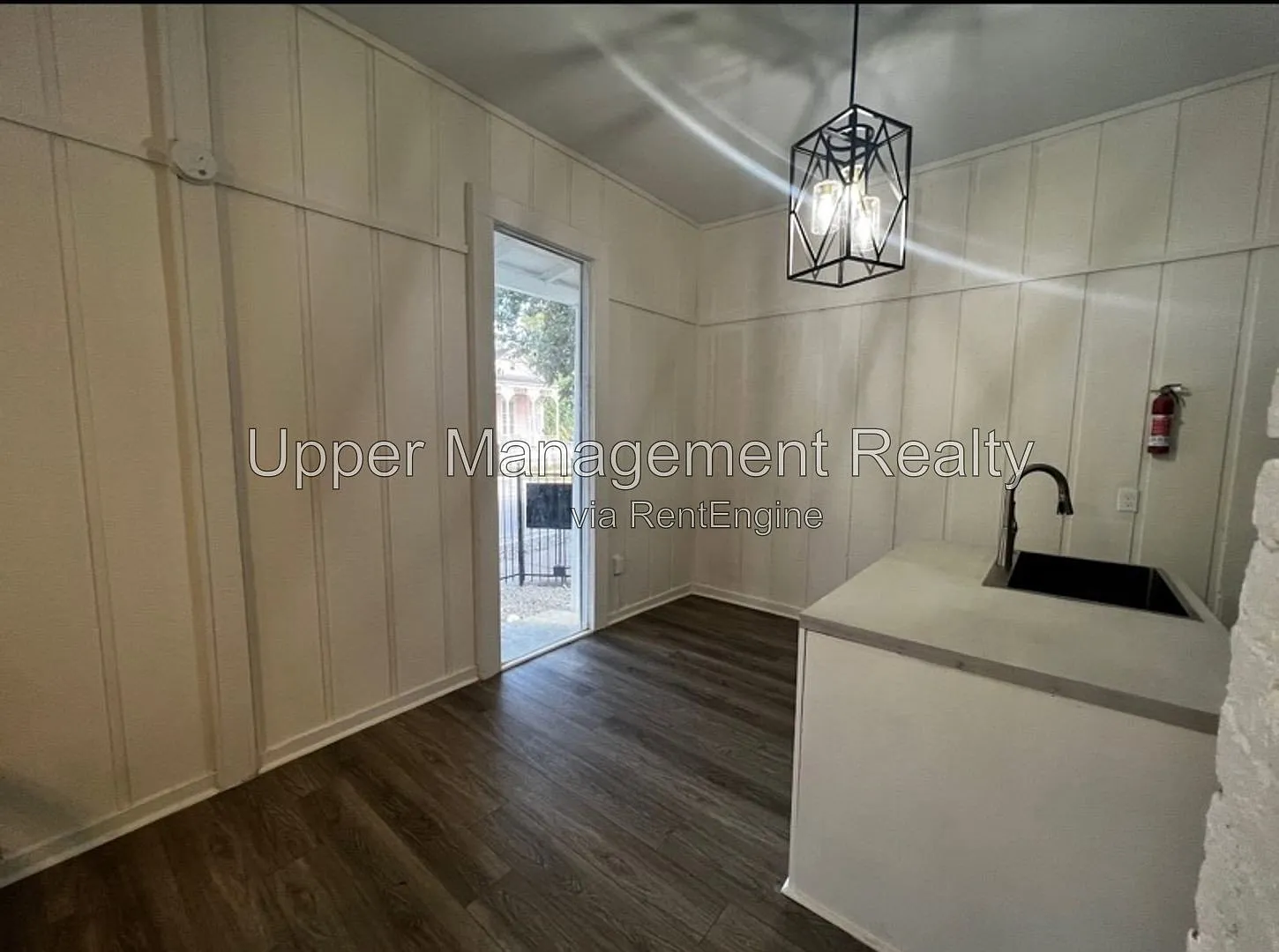 2 bed, 1.0 bath, $2,500 — Photo 3