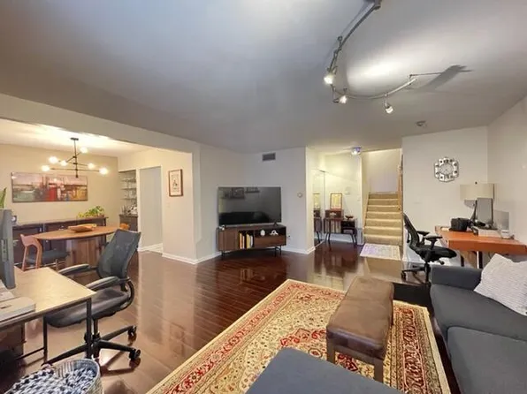 2140 West Good Hope ROAD #14, Glendale, WI 53209