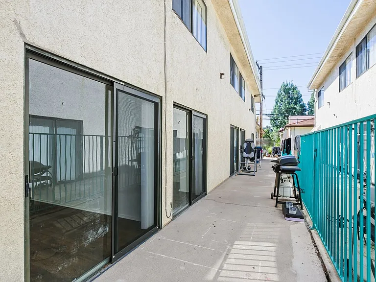 700 E Harvard St — Photo 18