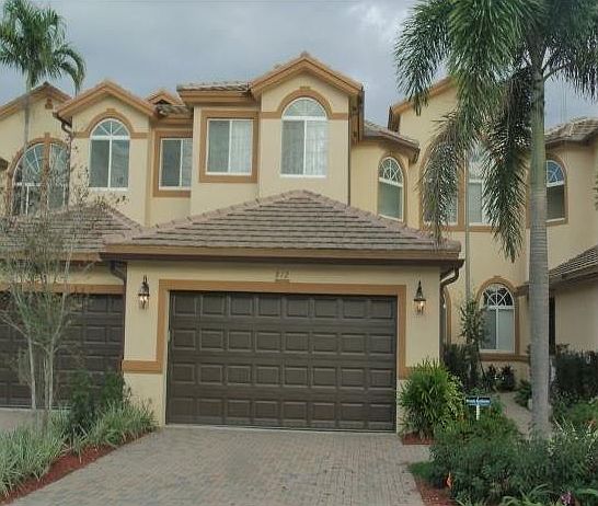 1st image of 812 W Village Cir