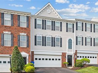 502 Raymond Dr, Oakdale, PA 15071