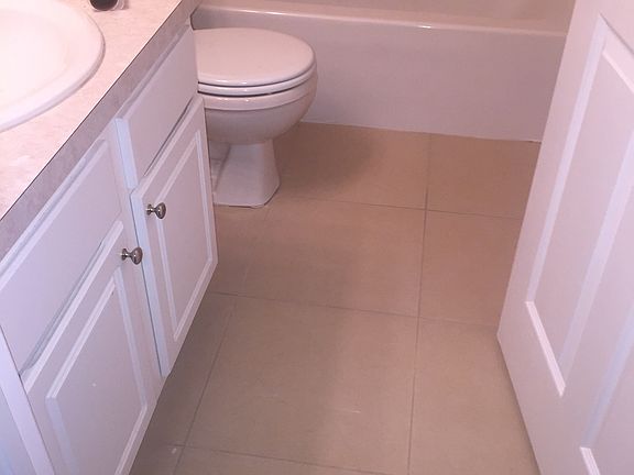 5th image of 4119 SW 15th Pl
