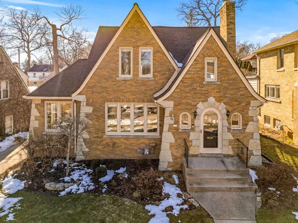 131 North 86th STREET, Wauwatosa, WI 53226