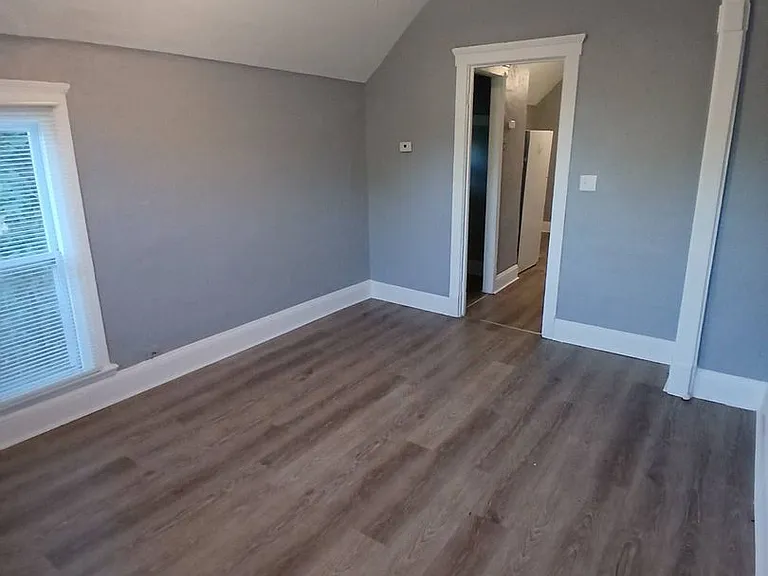 3668 W 48th St — Photo 31