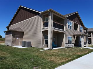 704 Cottonwood Crossing Dr APT 13, Newton, KS 67114