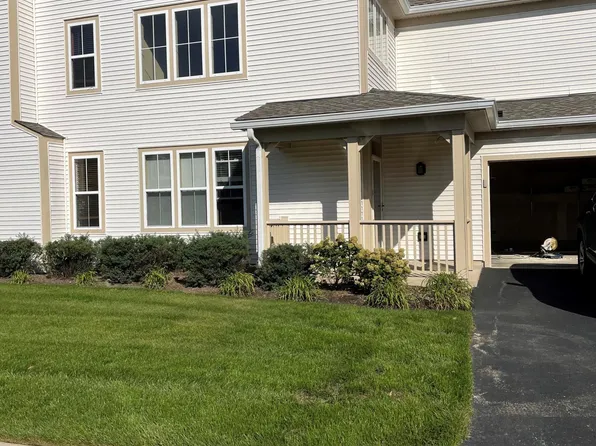2888 Falling Waters Dr, Lindenhurst, IL 60046