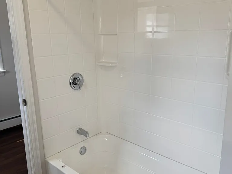 1320-1322 Chelsea Ave — Photo 19