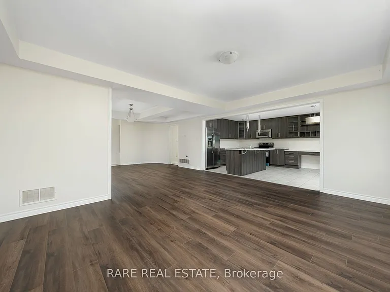 14 Bannister Cres — Photo 7