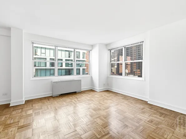 888 Eighth Avenue image 1 of 10