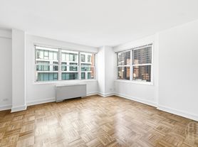 888 8th Ave
