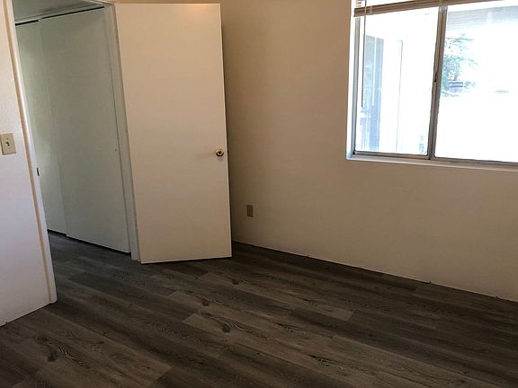 5th image of 1001 Gail Gardner Way #E
