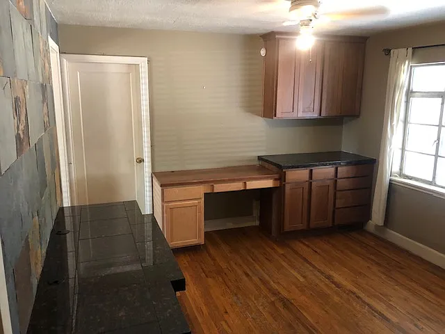4 bed, 1712 sqft, $2,400 — Photo 3