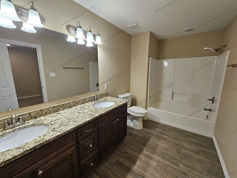 6615 Leightyn Ln — Photo 15