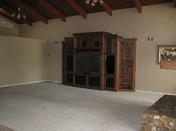 4th image of 580 E Cercado Ln