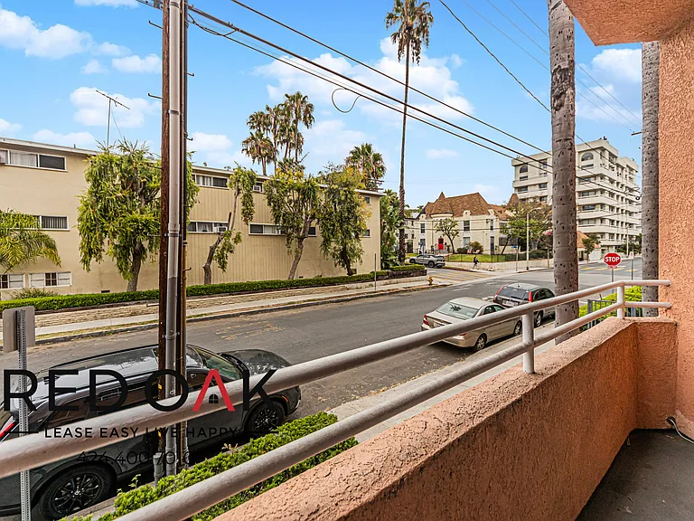 7370 Hawthorn Ave #105 — Photo 4