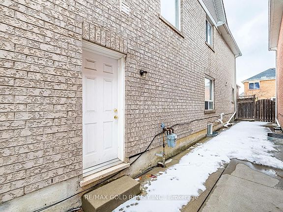 2nd image of 42 Zimmer St #Basement