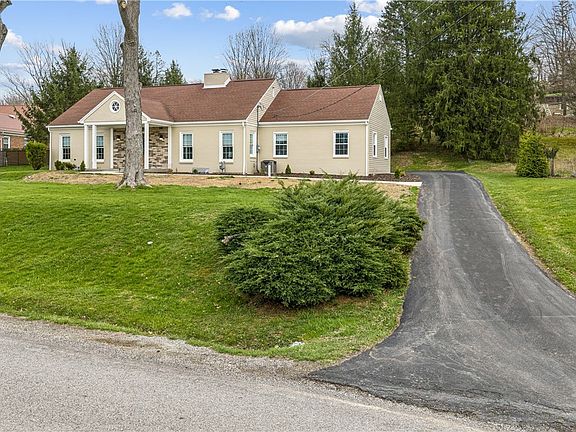 3rd image of 557 Morningstar Dr