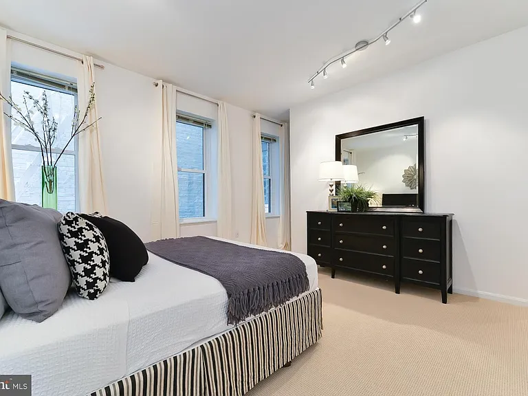 1843 Mintwood Pl NW #102 — Photo 3