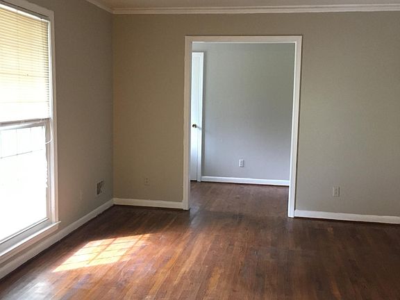 Living room---Living Room and dining room are joining.