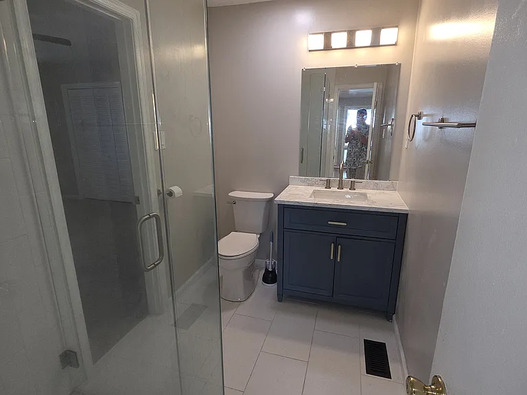 1331 Bayville St — Photo 3