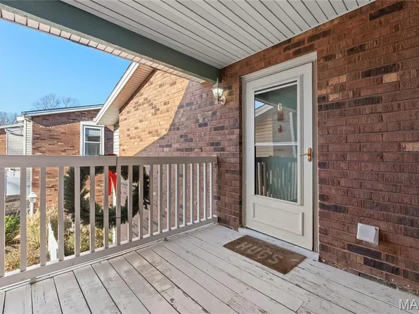 522 Nirk Ave APT G, Saint Louis, MO 63122