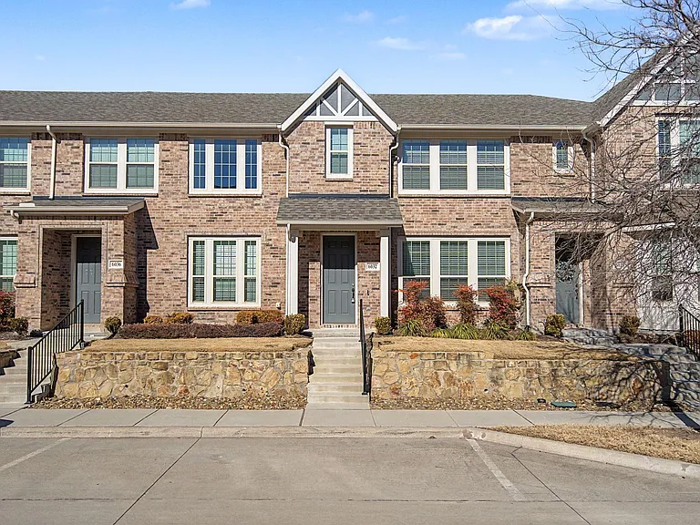6032 Silverado Trl — Photo 1
