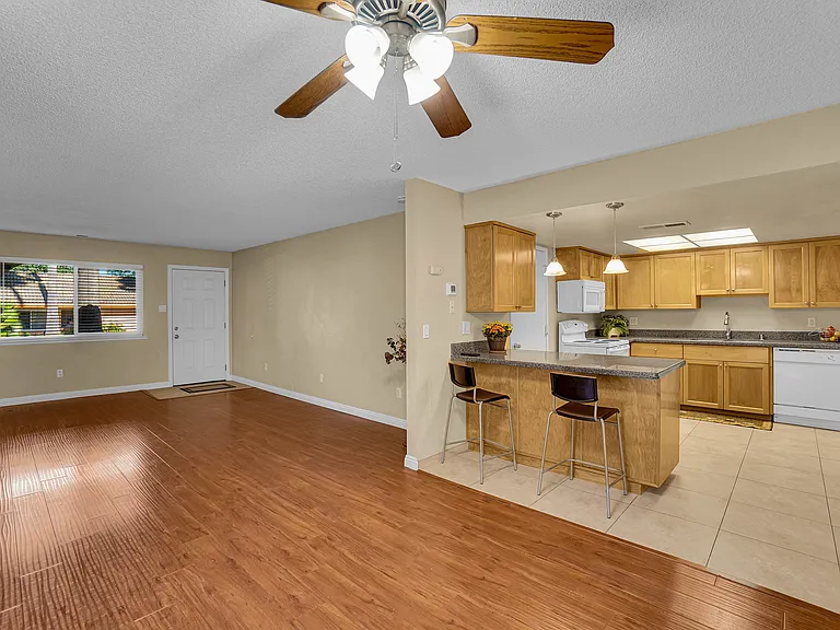 4206-4208 Casa Blanca Ln #4206 — Photo 9