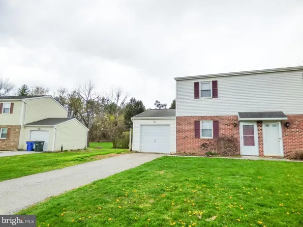 2791 Pineview Dr, York, PA 17408