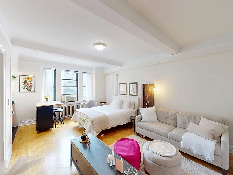 210 E 68th St #13-M — Photo 1