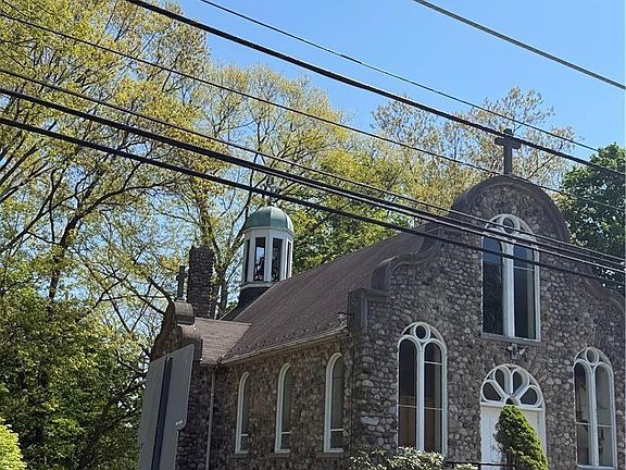 3rd image of 720 Delaware Ave