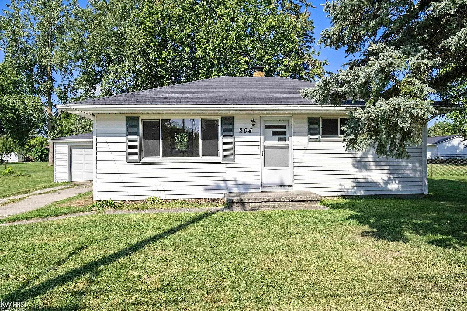 204 Southlawn Dr photo 1