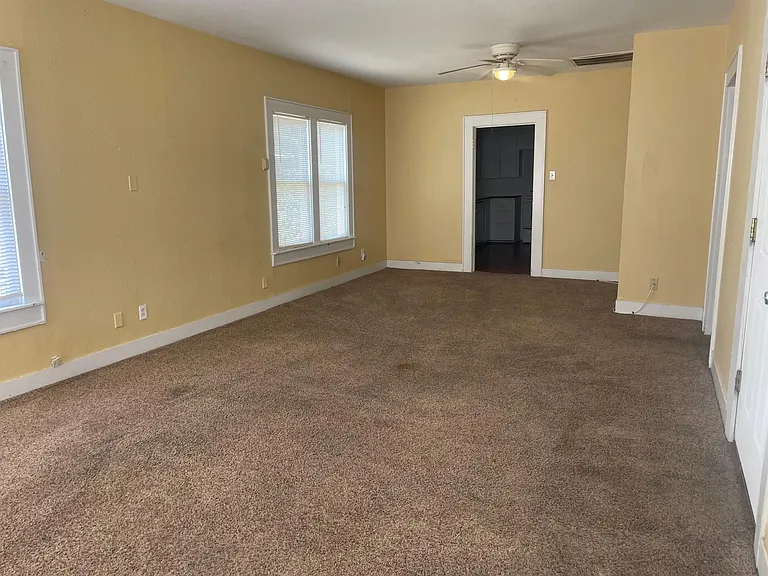 421 Kirkwood St — Photo 5