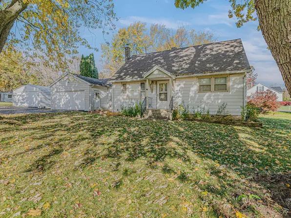 1414 Belle Plaine Ave, Gurnee, IL 60031