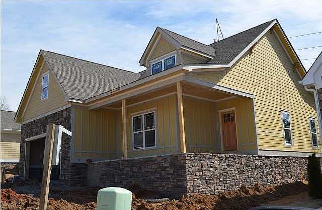 1st image of 15 Abby Glen Dr