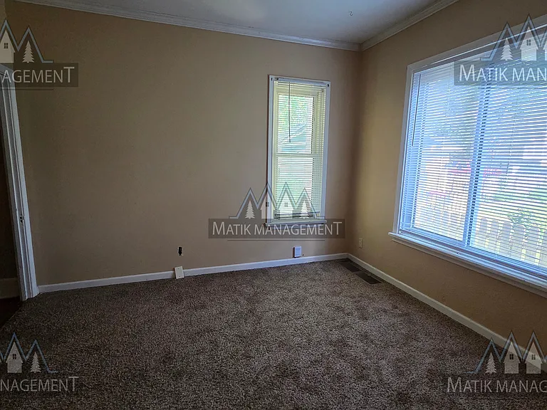 16 9th Ave NE #1 — Photo 42