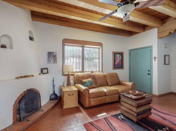 407 15th St NW, Albuquerque, NM 87104