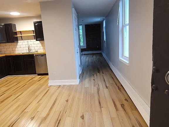 3rd image of 427 Klotter Ave APT D