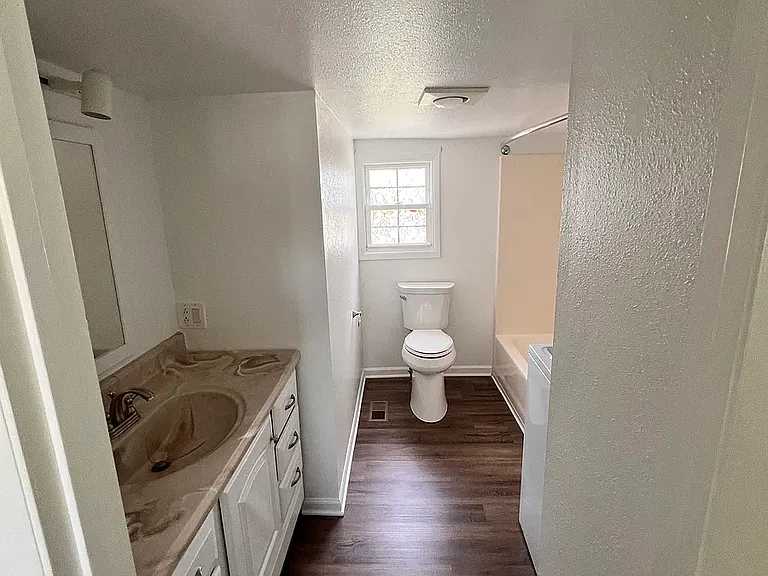 304 West St — Photo 18