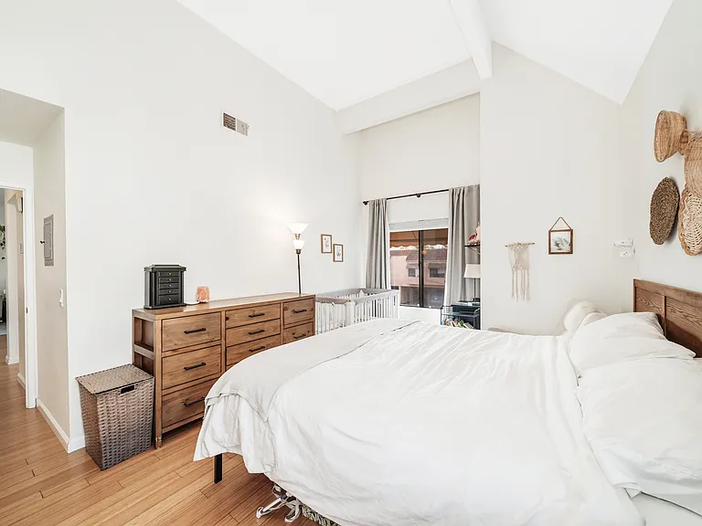 61 Pearl — Photo 8
