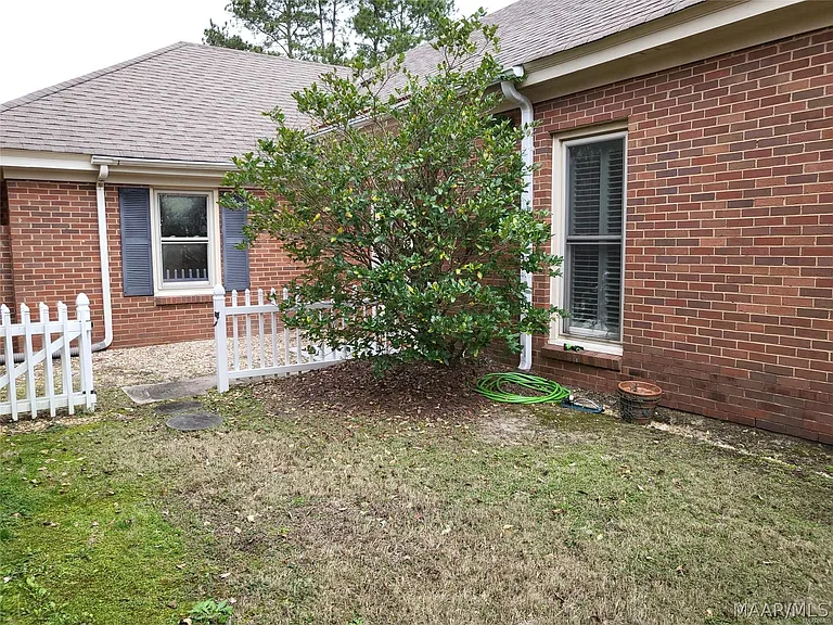 1516 Charleton Dr — Photo 27