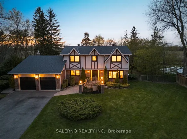 8 Simon Henry Ave, King, ON L0G 1N0
