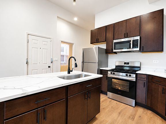 3rd image of 6613 S Vernon Ave #2