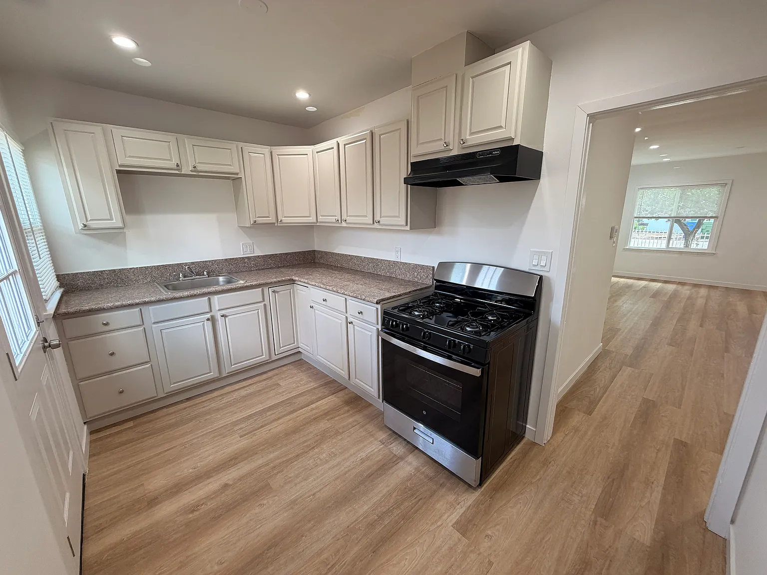 1 bed, $2,295 — Photo 2