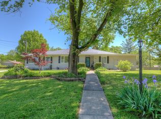 1301 Oak Ridge Dr, Neosho, MO 64850