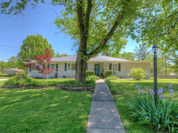 1301 Oak Ridge Drive, Neosho, MO 64850