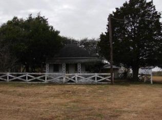 445 Hules Rd, Yoakum, TX 77995