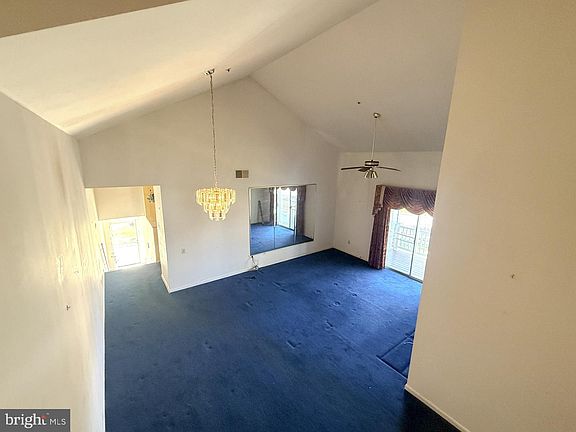 4th image of 8725 Grasmere Ct
