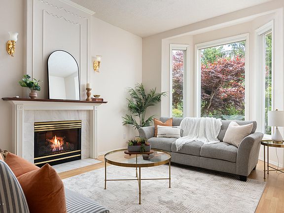 4th image of 1255 NE Lakewood