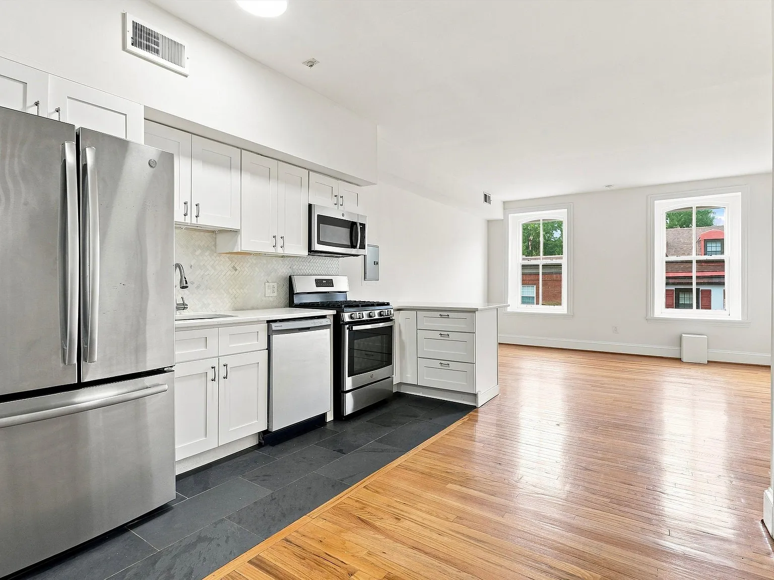 2 bed, 1.5 bath, $2,600 — Photo 1